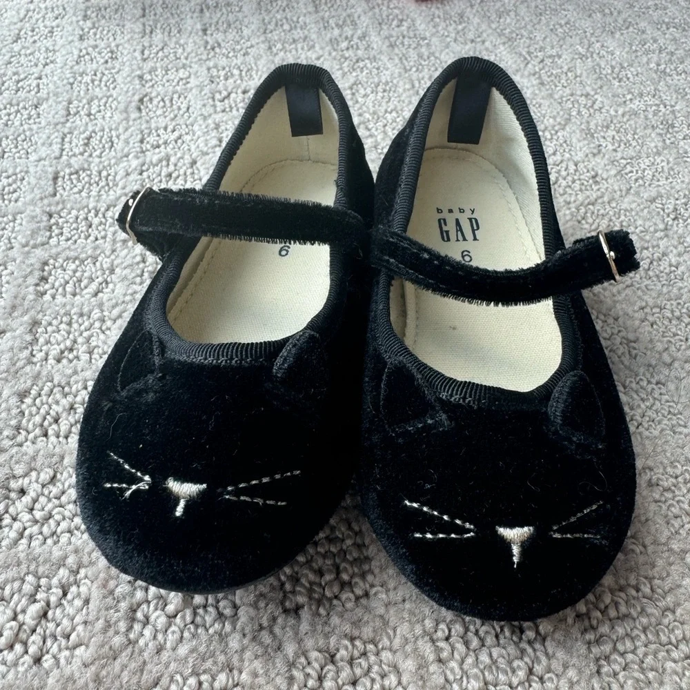 Gap black cat toddler shoes size 6